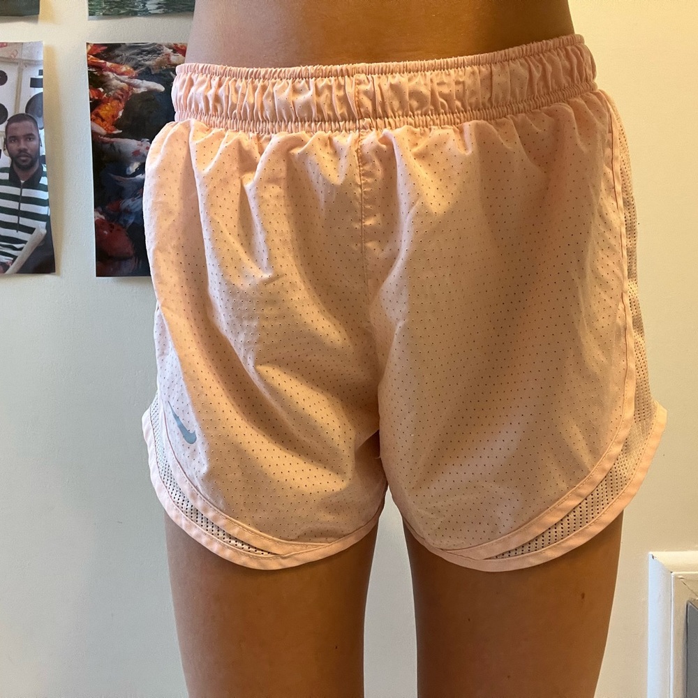 Light pink Nike running short